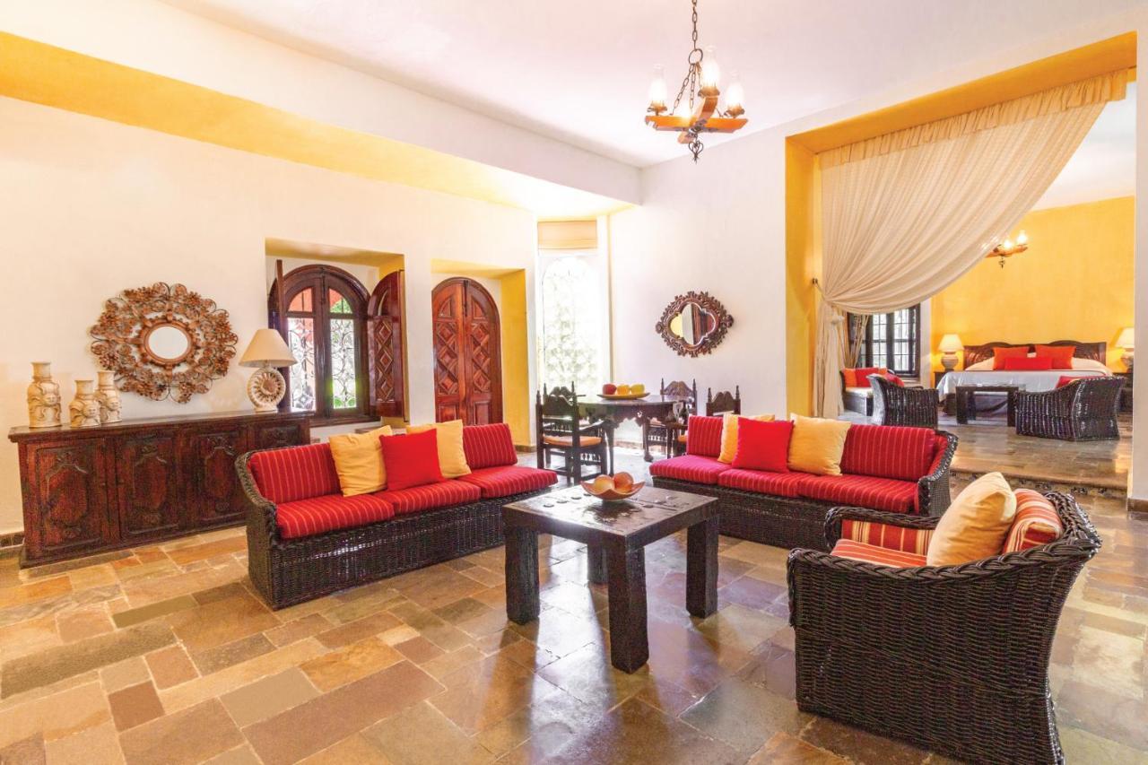 Hotel Racquet Куэрнавака Экстерьер фото